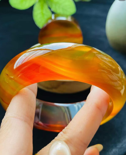 緬甸紅蜜琥珀手鐲